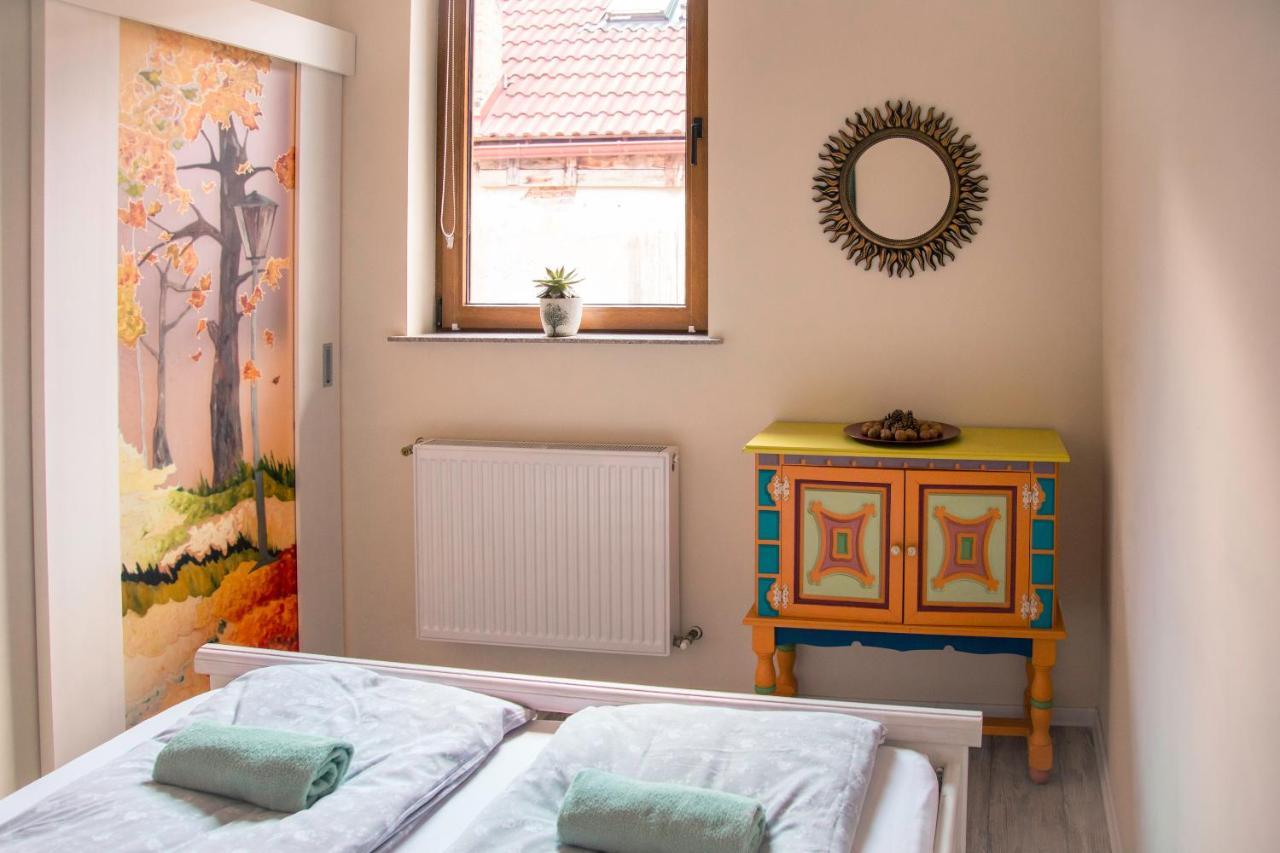 Seek And Hide - Little Emma'S Hideaway Braşov Esterno foto
