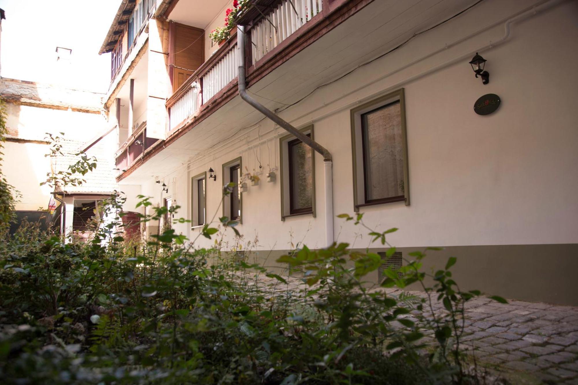 Seek And Hide - Little Emma'S Hideaway Braşov Esterno foto